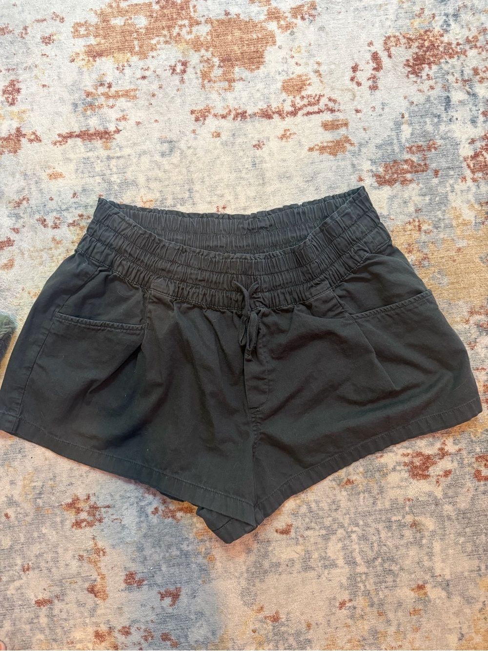 aerie Black Smocked Waist Everyday Athletic Shorts size L